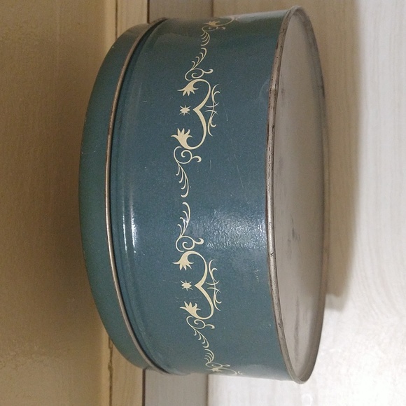 Vintage Shirley Jean Capital Cake Carriage Metal Christmas Fruit Cake Tin - Picture 3 of 5